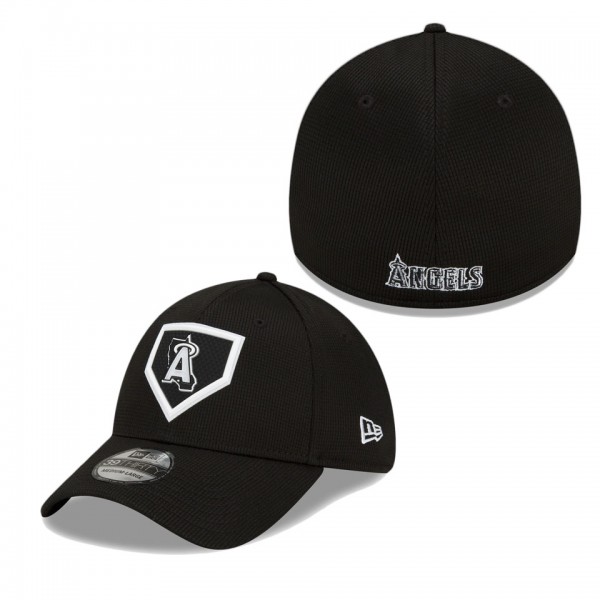 Los Angeles Angels Black 2022 Clubhouse Alternate Logo 39THIRTY Flex Hat